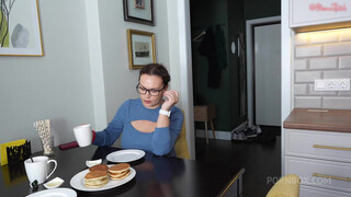 Жена и муж устроили анал втроем с сисястой горничной